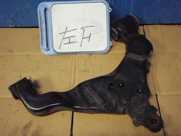 Toyota hiace 2009 front left lower arm [1351740]