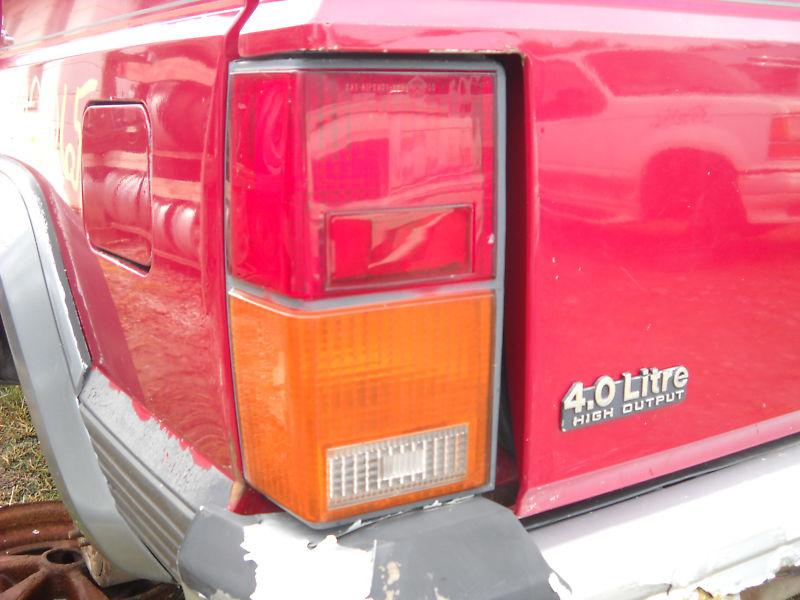 Left taillight 1984-1996 jeep cherokee, 1984-1990 jeep wagoneer