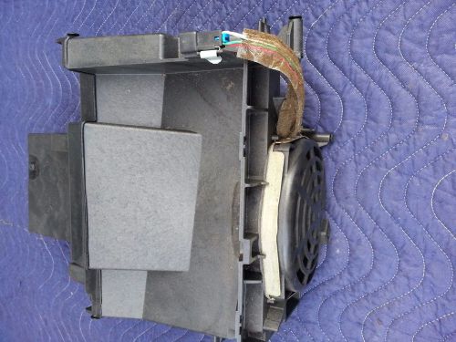 Clean factory gm bose console subwoofer 2003 2004 2005 2006 tahoe suburban yukon