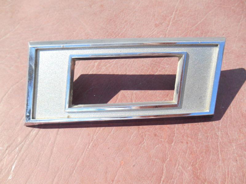 1969 chevrolet bel air impala caprice rear side marker bezel rh 3939348 emblem