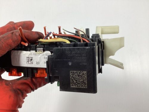 2017 - 2019 volkswagen golf gti - fuse relay box / holder 5q0937615c oem