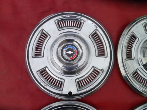 Vintage 1967 chevy chevelle malibu 14&#034; hubcaps wheel covers