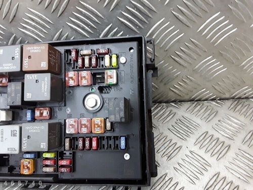 2013 opel astra fuse box in the trunk of the car 2000 13368643