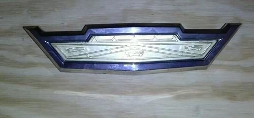 Original 1963 galaxy 500 hood pull ornament w/gold center 