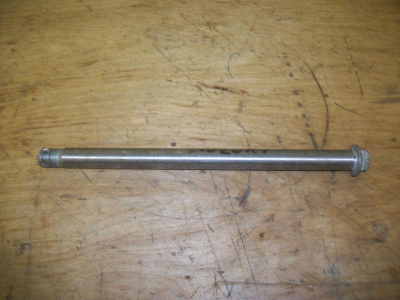 84-85 suzuki rm250 83-84 rm500 250 500 rear wheel axle 64711-14600