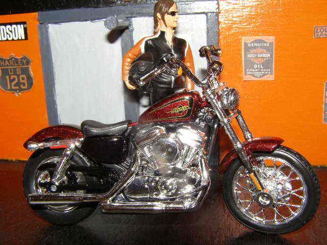 Harley '12 xl 1200v seventy-two - hard candy big red flake - 1:18 - series 31