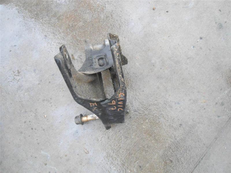 96-98 honda civic oem stock motor engine mount t bracket 97