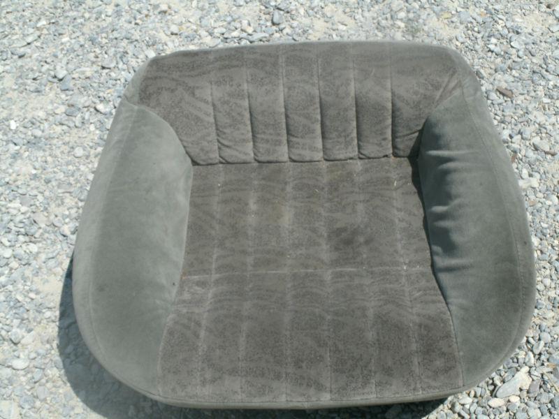 2000 camaro z28 t-top rear l/h driver lower seat cushion 