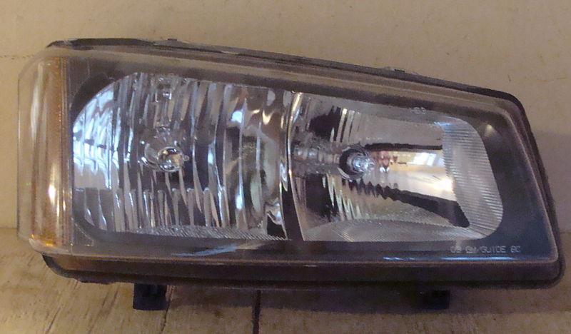 03 04 05 06 chevy avalanche  silverado passenger side rh headlight 