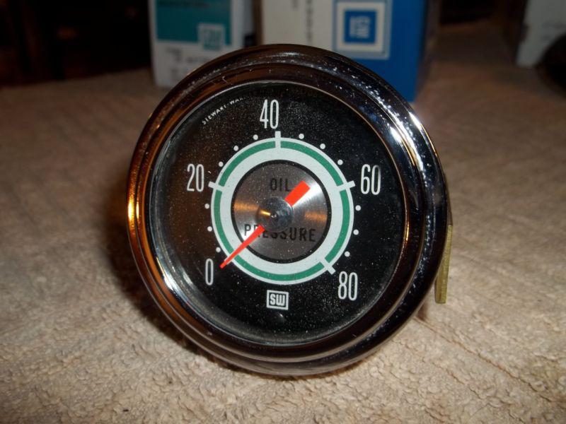 Vintage stewart-warner green line oil pressure gauge orignal  as nice as nos.