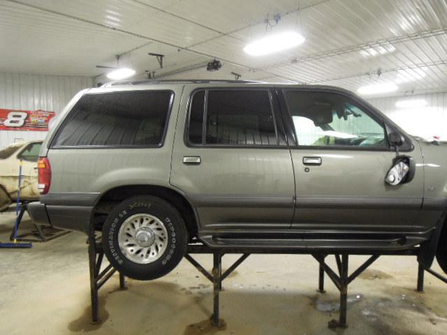 2000 mercury mountaineer 95274 miles rear or back door left 2294212