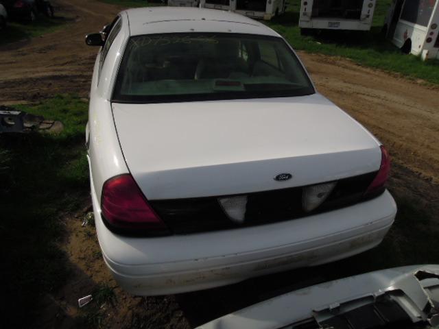 2006 ford crown victoria outer tail light lamp lower right