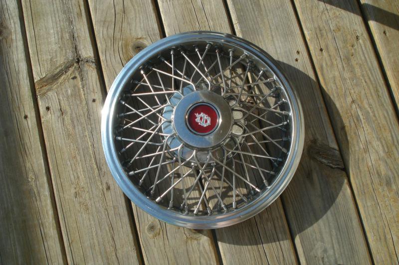 ( 1 ) vintage used oldsmobile hub cap