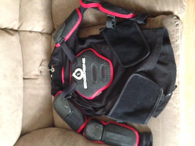 Siz six one comp suit body armour size youth medium