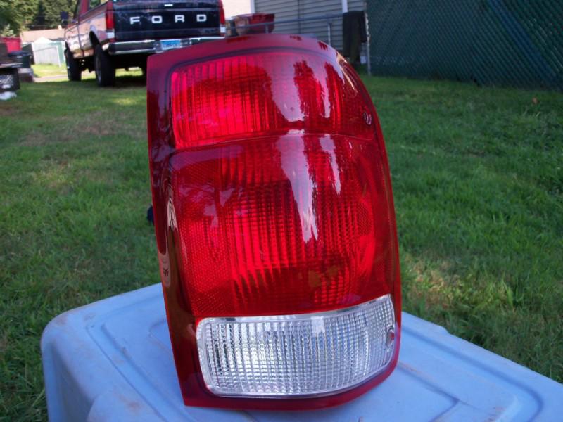 2000 ford ranger right /passenger side tail light oem 