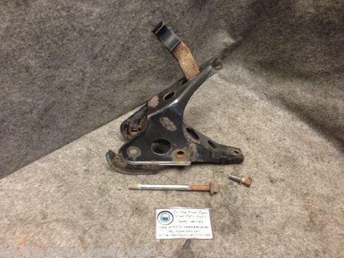 1998 98 99 00 01  nissan altima 2.4l oem rear motor engine mount bracket