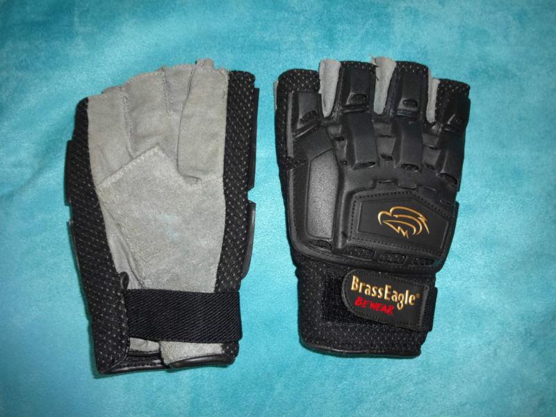 Men  fingerless gloves size l/xl black and grey suede -brass eagle beware brand