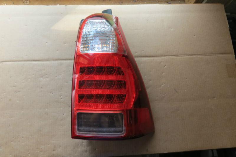 Read first 2006-2009 toyota 4runner tail light right passenger side oem