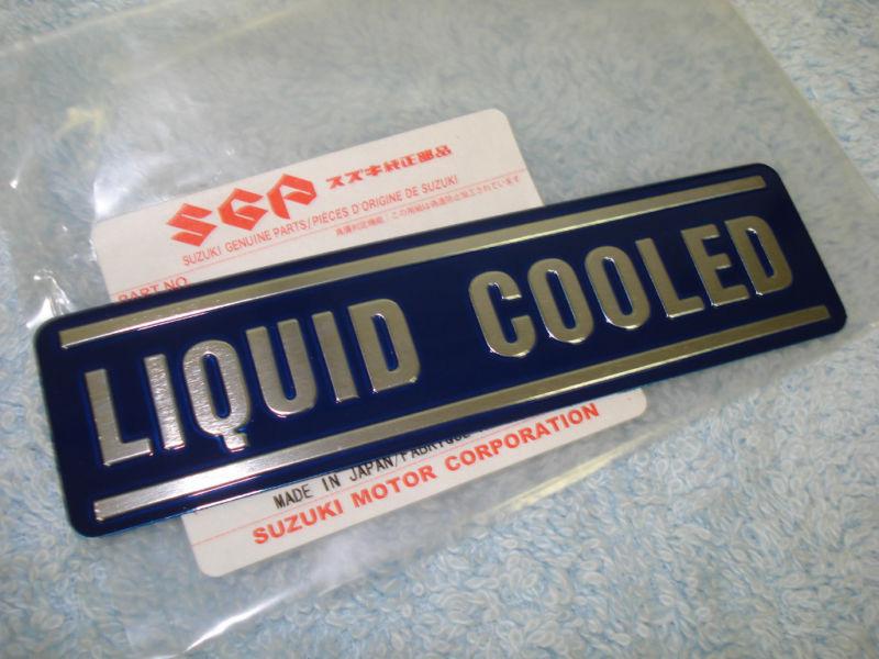 New nos suzuki gt750 "liquid cooled" engine cylinder emblem badge - gt 750 water