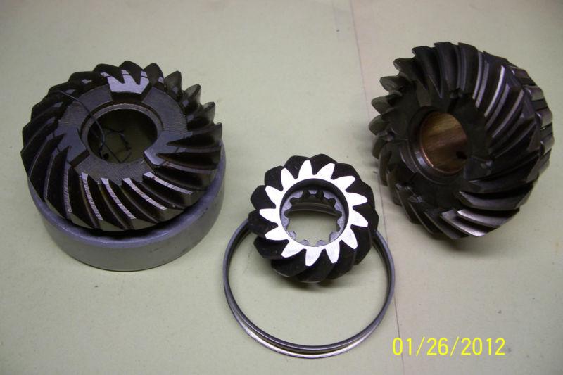 Chrysler outboard gear set 1984 60 hp  f2a522023 - fa522662 - fa522266 - new