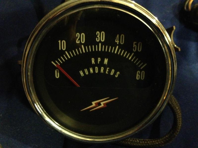 Vintage rpm gauge  cyl. 3 1/2" face 