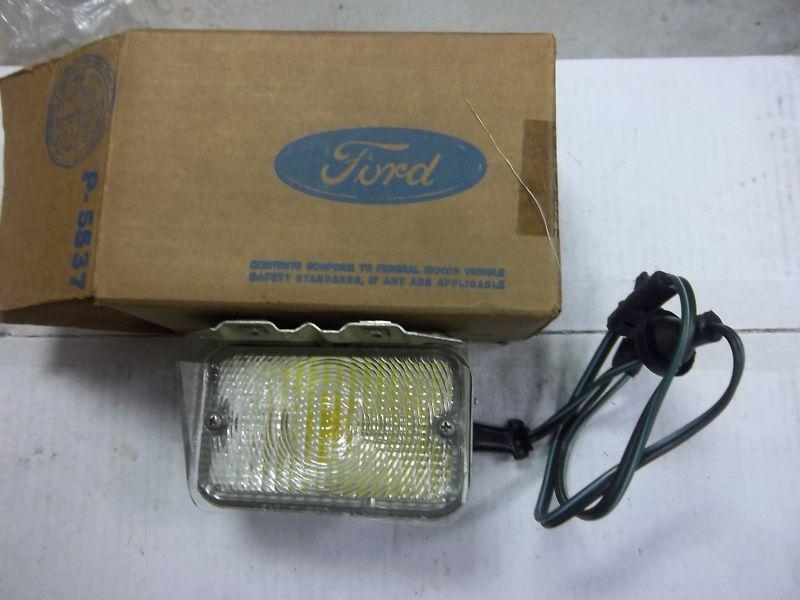 Nos 72 ford fullgalaxie ltd  size lh park lamp assy body bucket #d2az-13201-b 