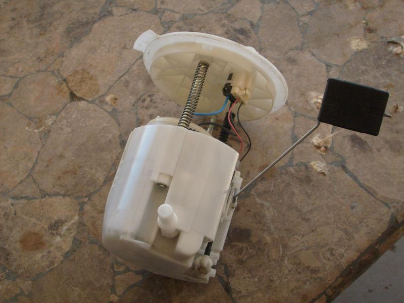  2007-2012 compass patriot awd 2.4l fuel pump 