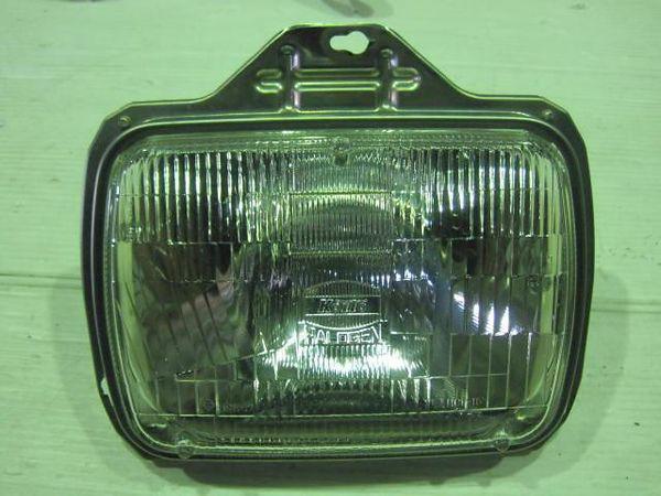 Toyota townace 1997 left head light assembly [8810900]