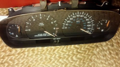 1997 - 2000 dodge caravan instrumental gauge clustesr speedometer tach oem mopar