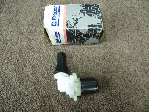 85 86 87 88 89 90 91 92 93 94 95 jeep eagle windshield washer pump nos 36001132