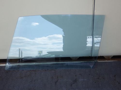 Nissan skyline kgc10 left door glass [used]