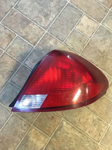 2000 2001 2002 2003 ford taurus sedan 4 door right passenger tail light