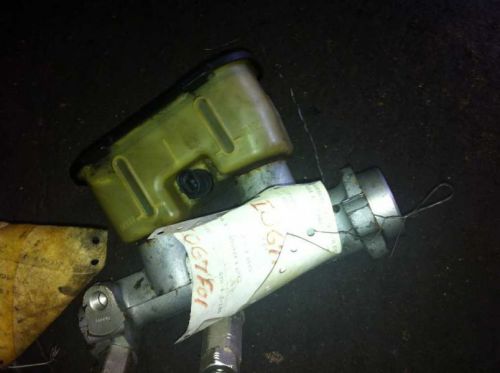 87 88 89 90 bonneville brake master cylinder sedan without abs