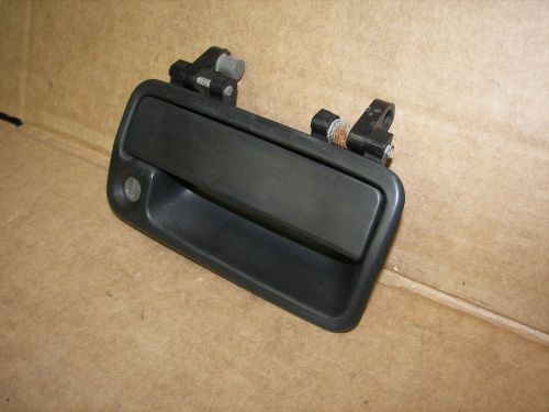 86-89 honda accord 2 door hatchback passenger right outside door handle w/ bolts