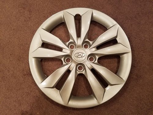 (1) hyundai sonata 16&#034; hubcap 2011-2014 oem dealer take-off hyundia