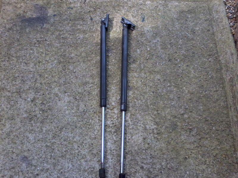 2000 jeep cherokee sport rear tailgate struts- one pair