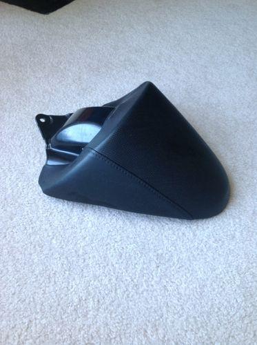 Harley davidson v-rod factory pillion v rod, fits '02 -current + cafe style etc.