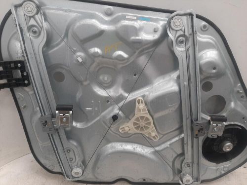 2015 kia venga mk1 o/s drivers right front door window motor regulator