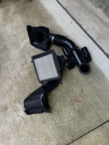 2022 f150 5.0 v8 complete oem air intake box &amp; filter. only 7,700 miles.