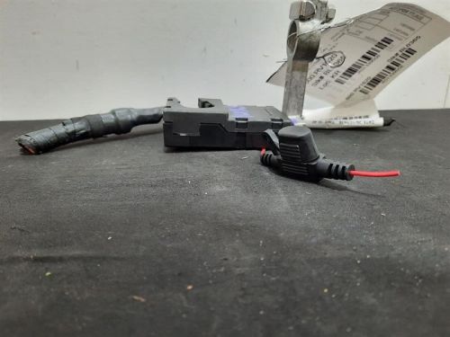 20 2020 land rover discovery oem positive battery terminal only