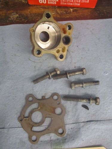 Yamaha outboard 40 hp 1984 waterpump housing 663-44341-00 (s90)