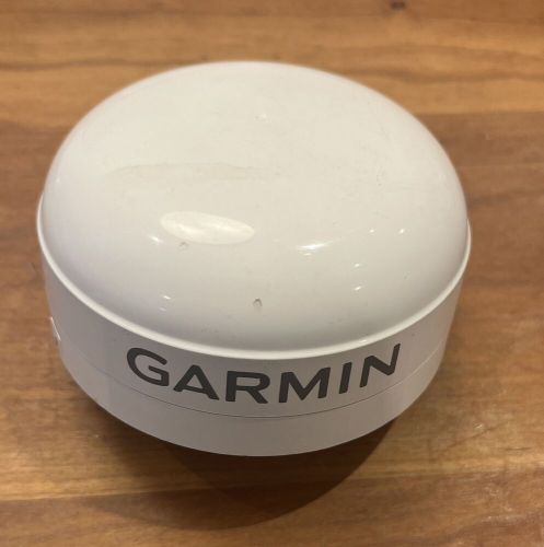 Garmin gps-17x nmea 2000 gps antenna with pole mount - tested - excellent cond