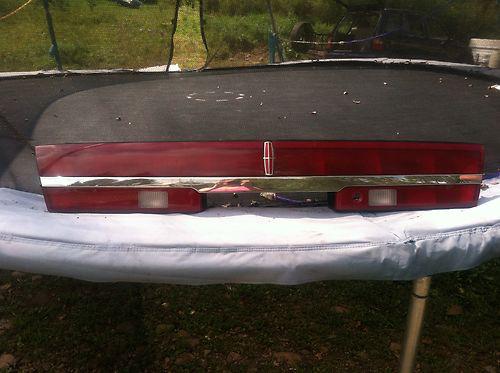 95 96 97 lincoln continental rear bar light