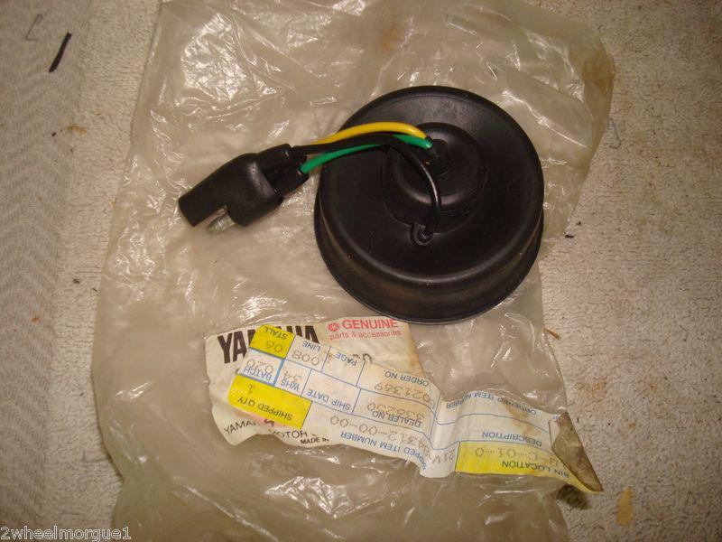 Yamaha nos headlight plug socket 21v-84312-00 tri moto 200 225