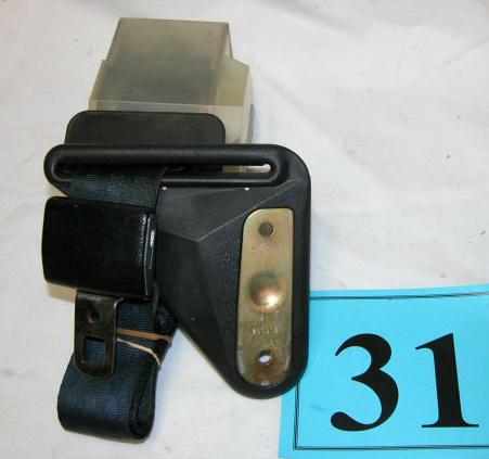 88-92 camaro firebird black rh rear seatbelt retractor