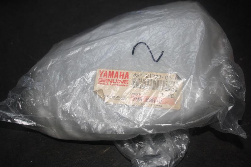 Nos yamaha side cover 42x-21721-00-6g