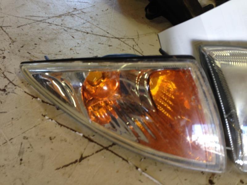 00 01 02 cavalier r. corner/park light parklamp/turn signal fender mtd