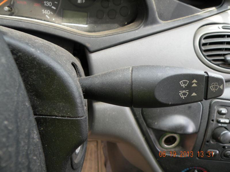 2001  focus windshield wiper switch column mounted 196821
