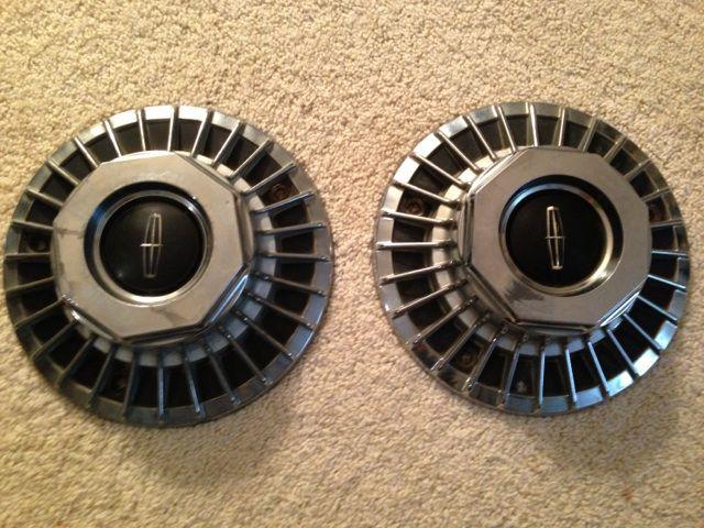 1972-79 mark iv--v  lincoln continentals hubcap centers  chrome good used