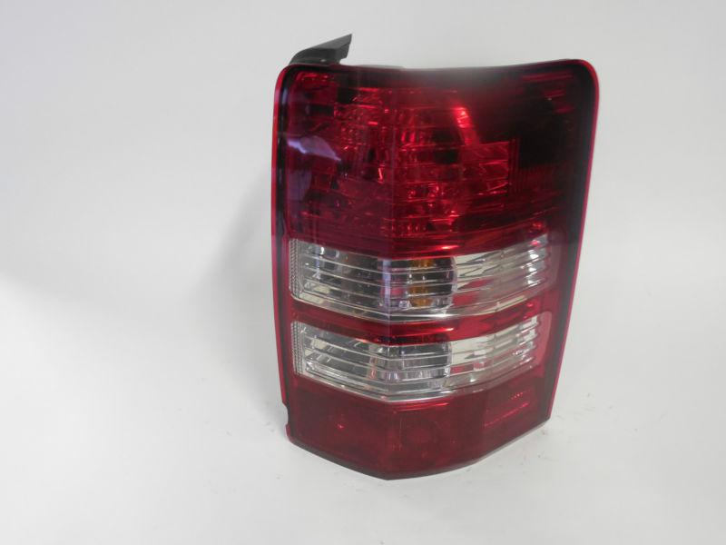 08 09 2010 2011 2012 jeep liberty oem right tail light nice!